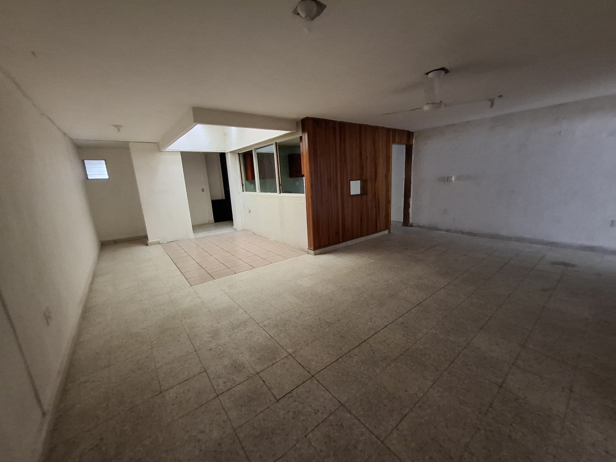 4 of 24: Sala, Comedor