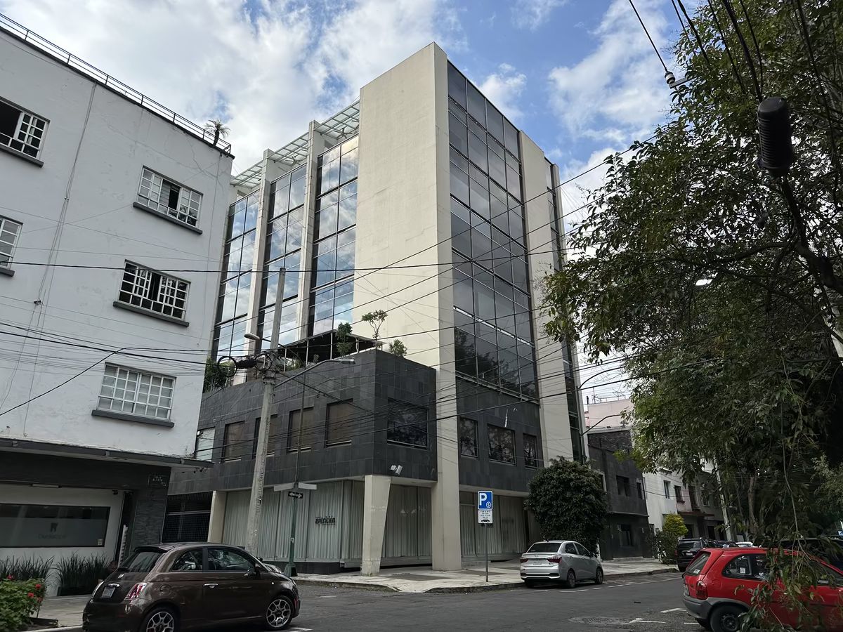 21 de 39: Fachada