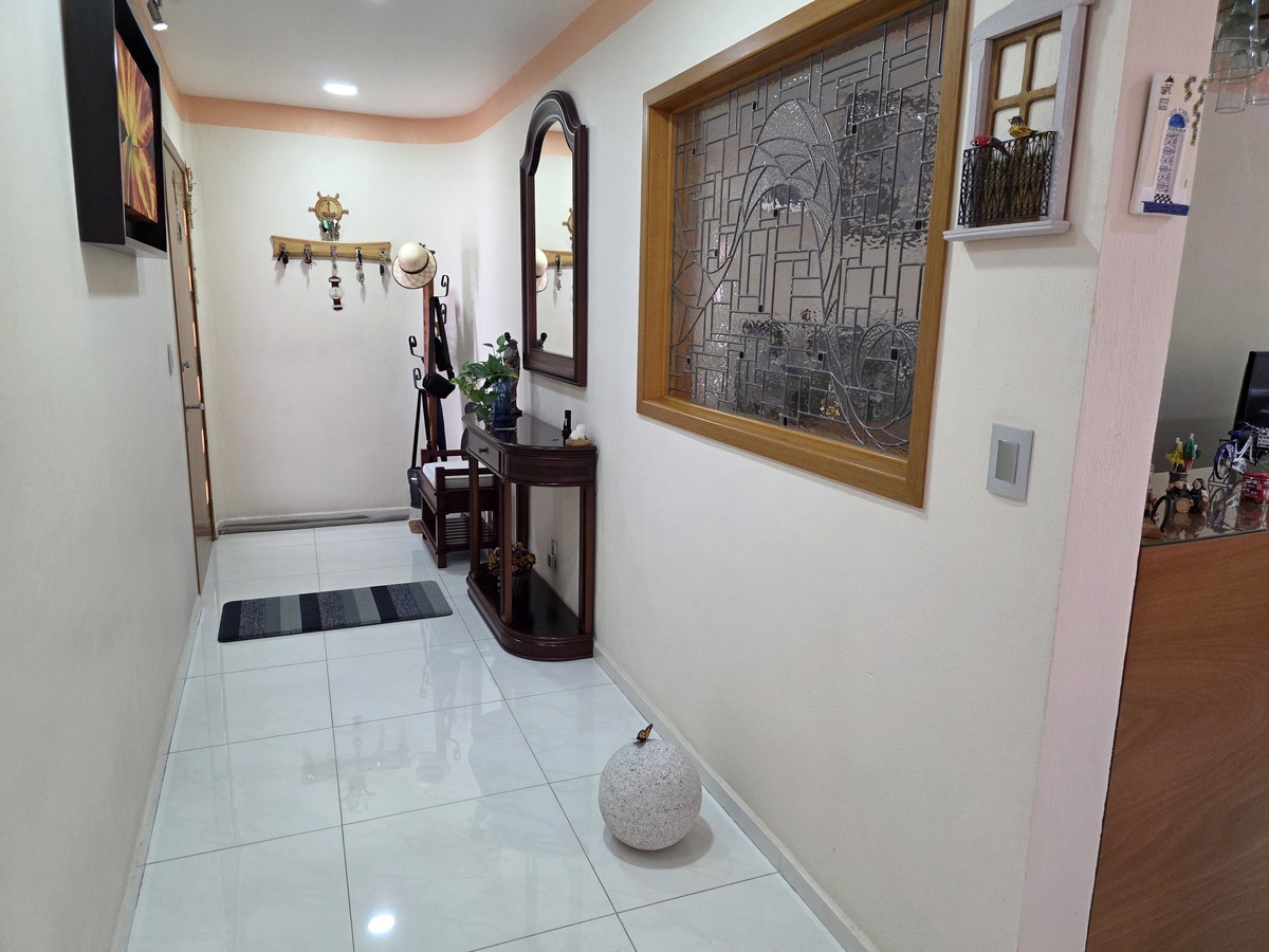 2 de 42: hall recibidor