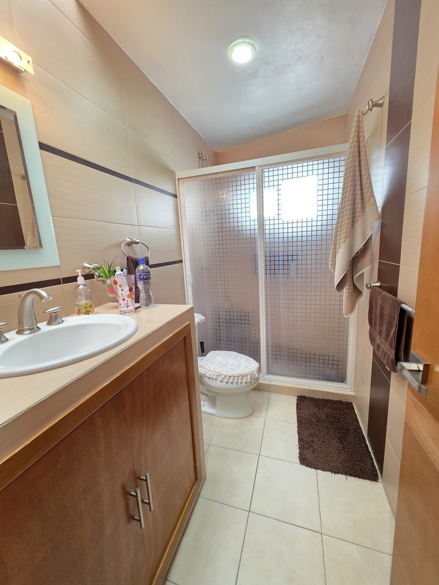 13 de 42: 2do baño master suite