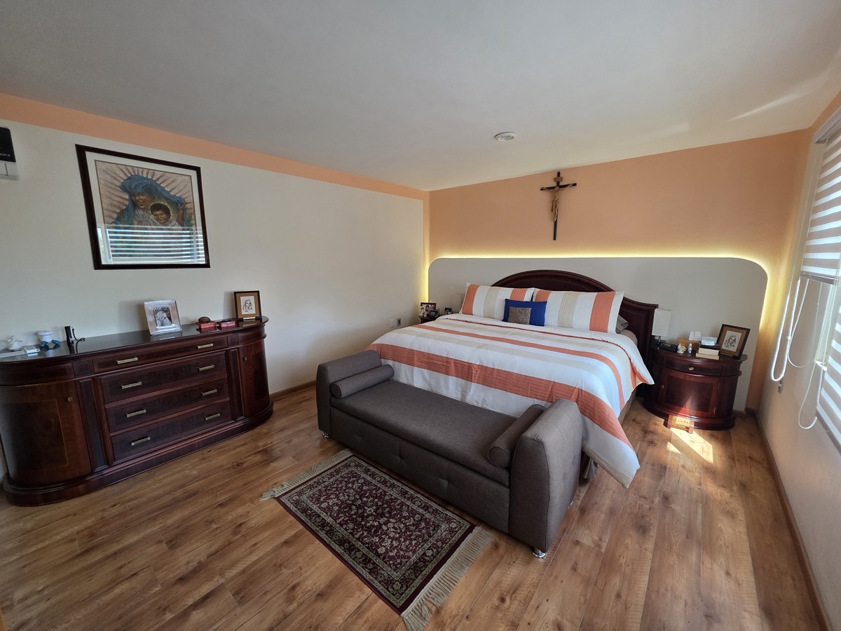 9 de 42: master suite planta baja con vestidor y 2 baños completos
