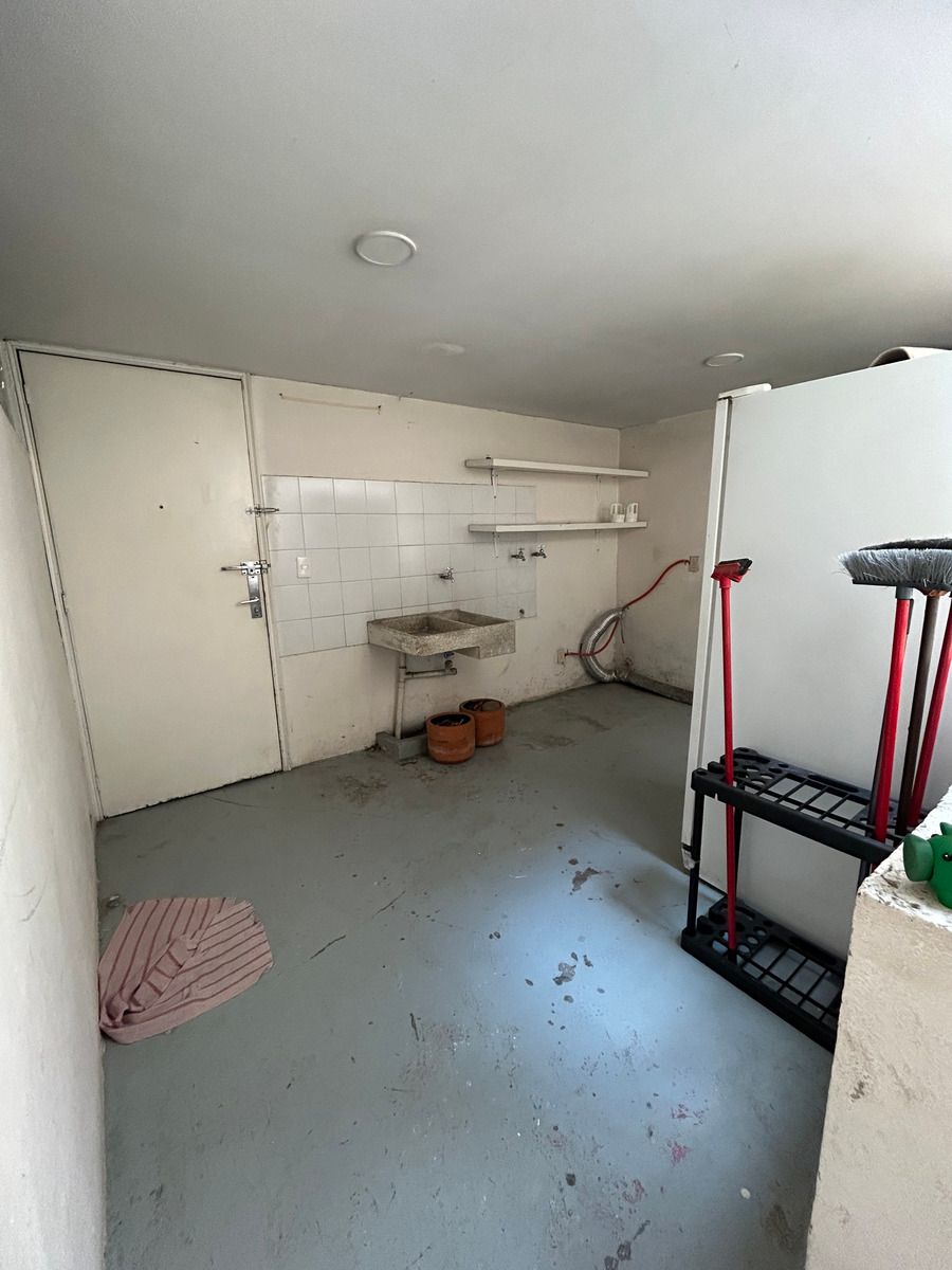 21 of 21: cuarto de lavado