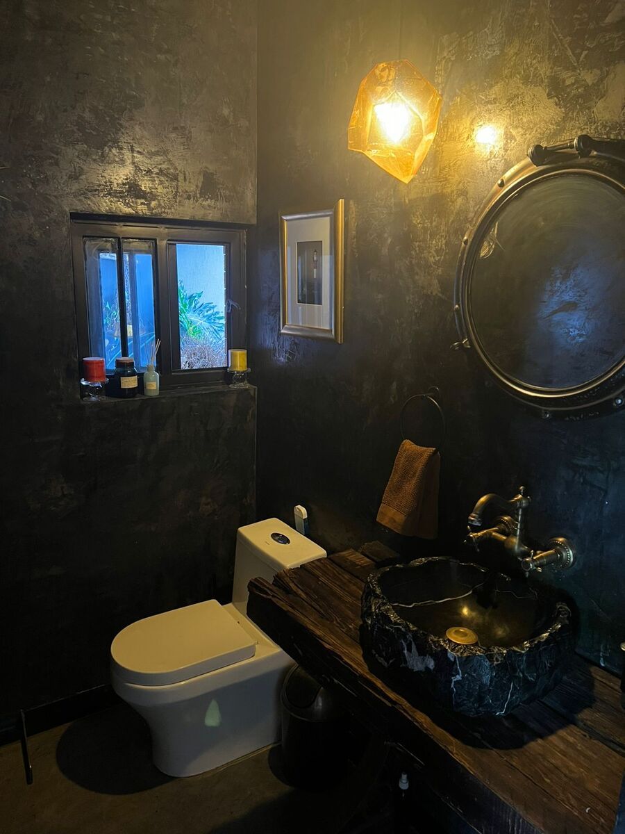 9 de 33: Medio Baño