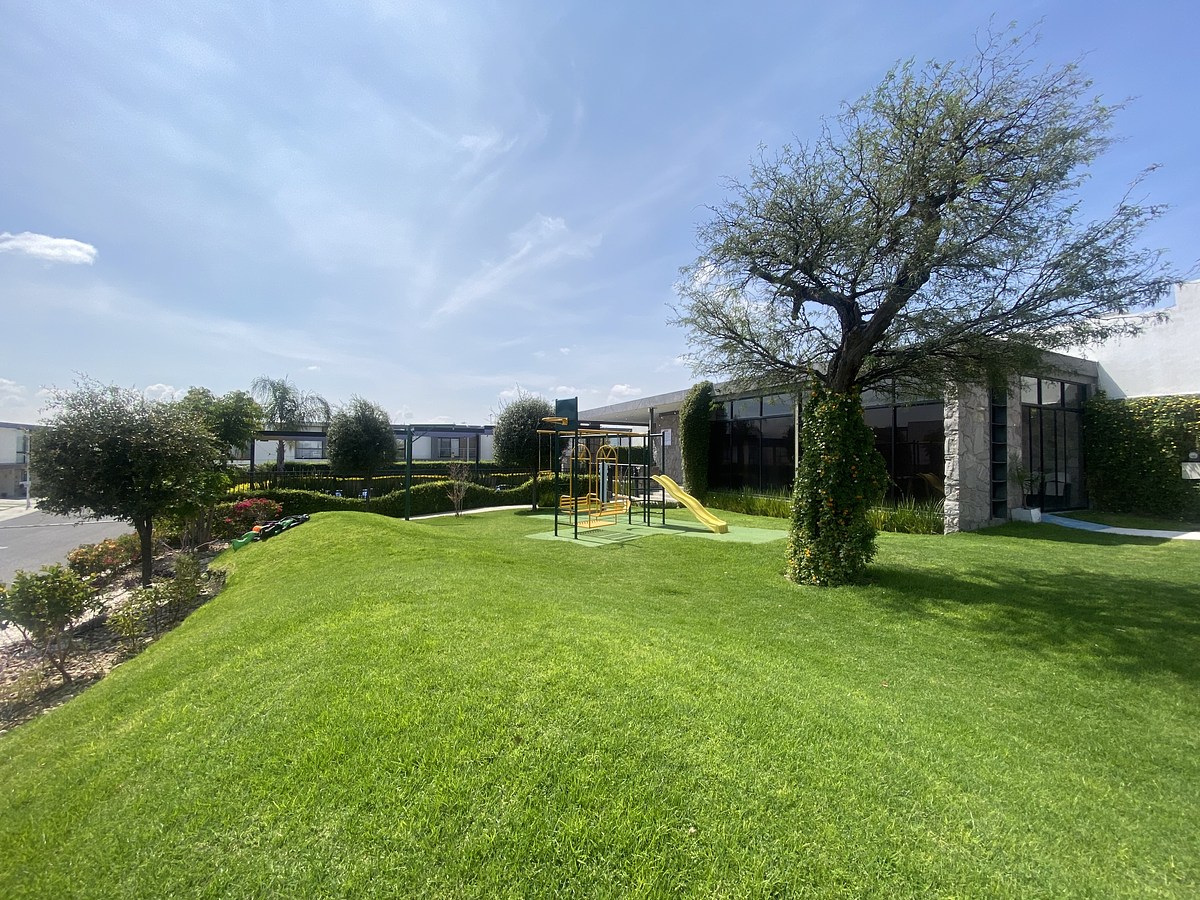 22 de 22: Áreas verdes y juegos infantiles