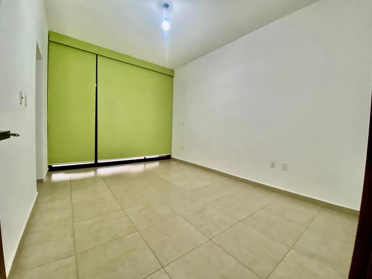 10 de 22: Recámara principal para cama king