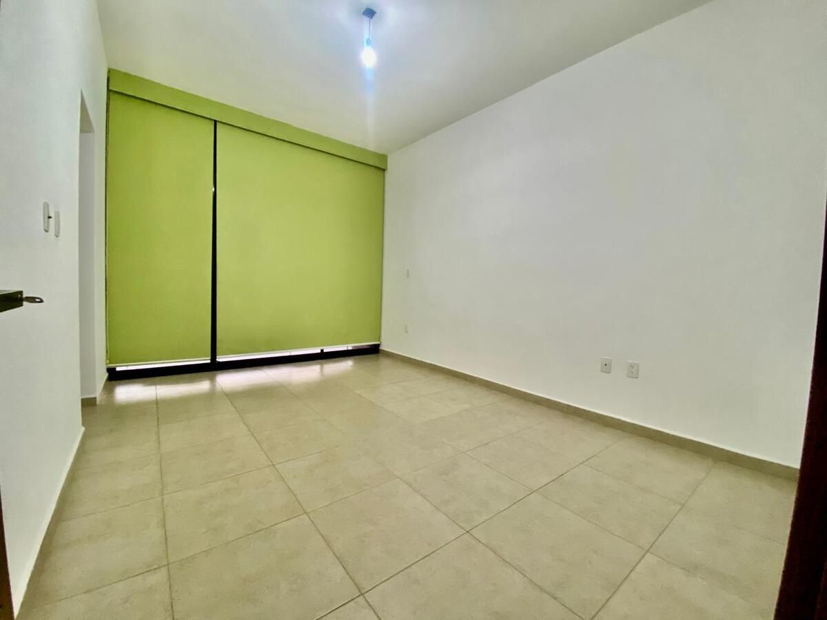 10 de 22: Recámara principal para cama king