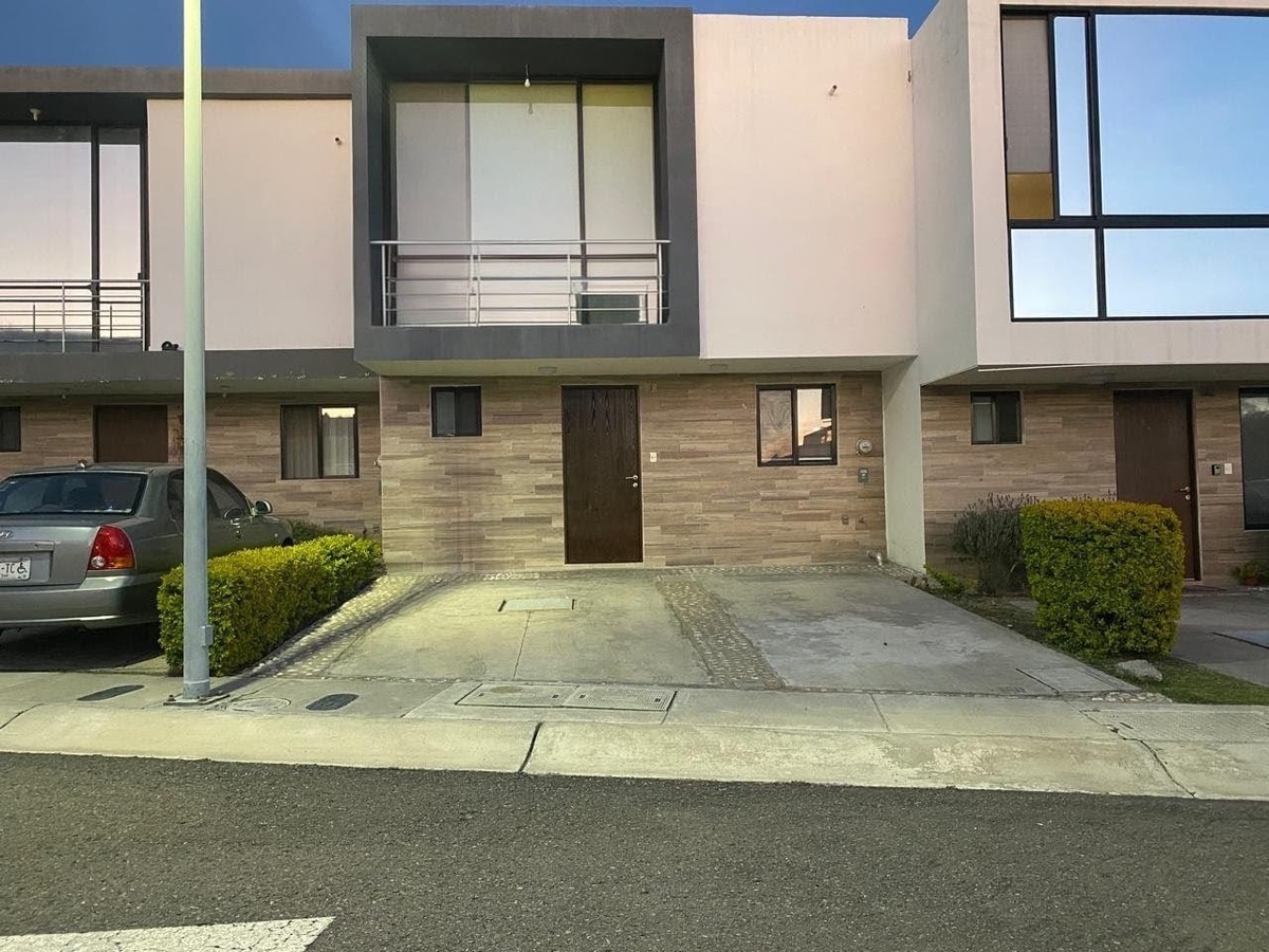 1 de 21: Entrada a casa