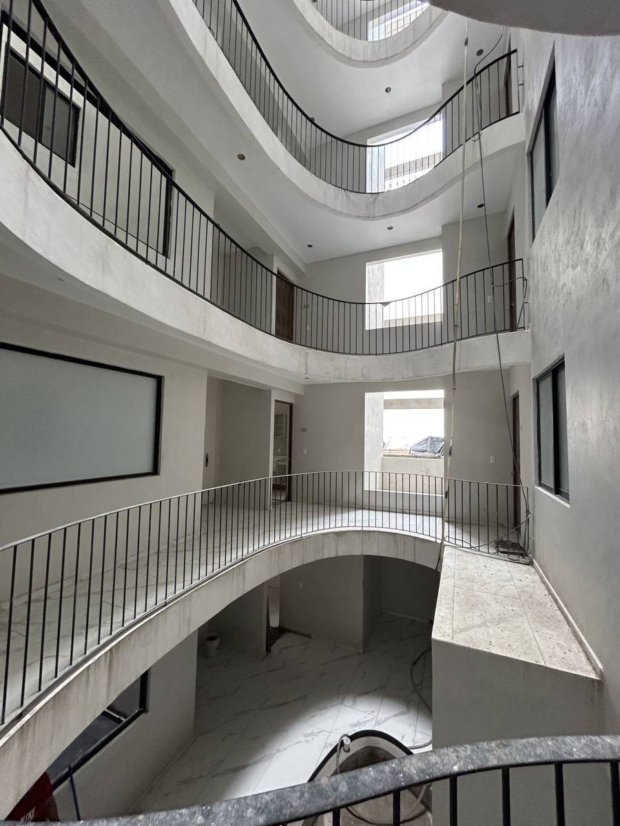 13 de 16: interior del edificio