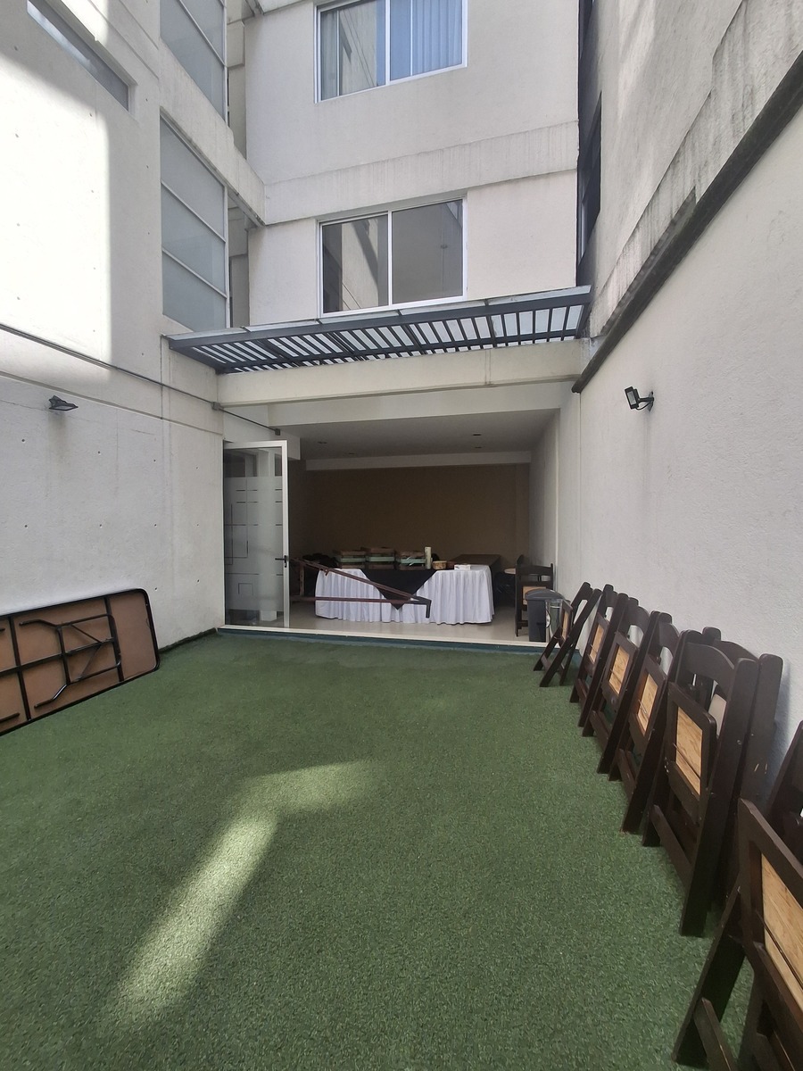 20 of 21: Terraza con asador para eventos.