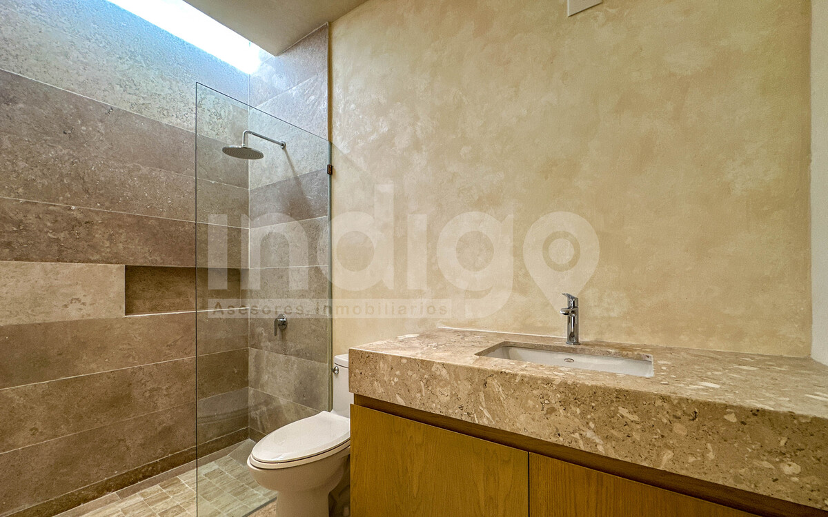 26 de 49: Baño Recámara Secundaria 1