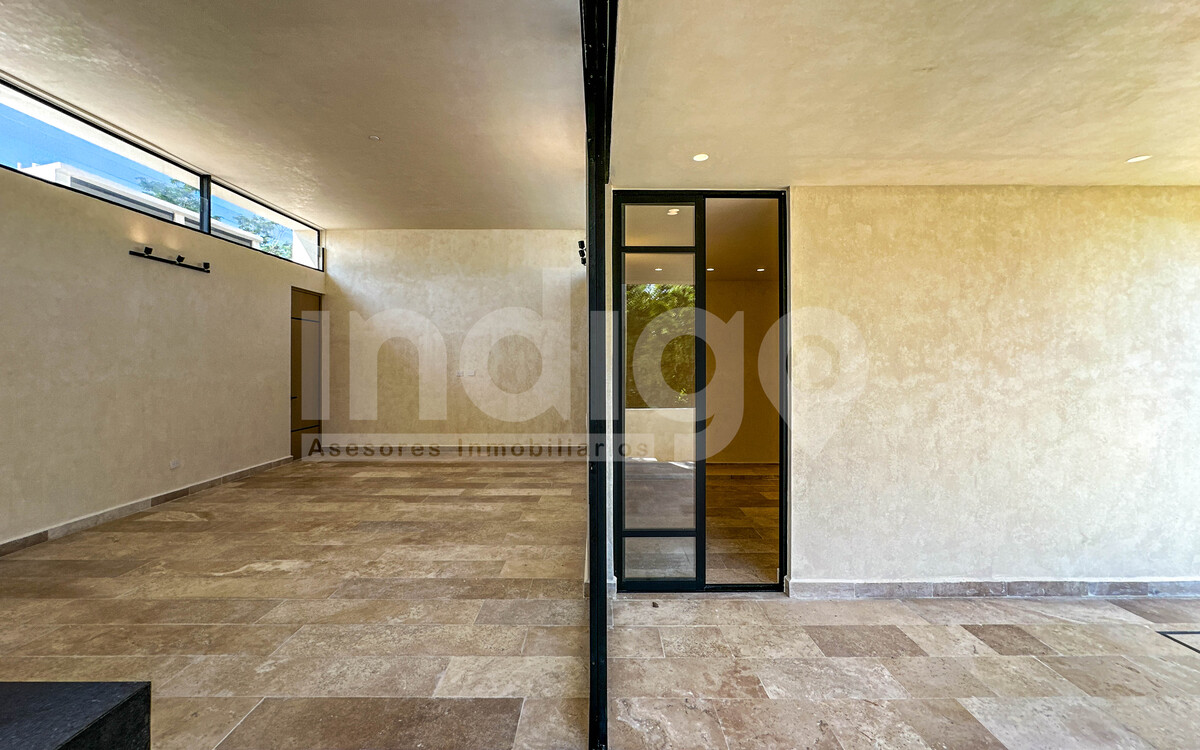 17 de 49: Cocina con Salida a la Terraza