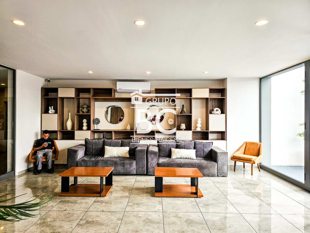 3 de 19: Lobby de ingreso