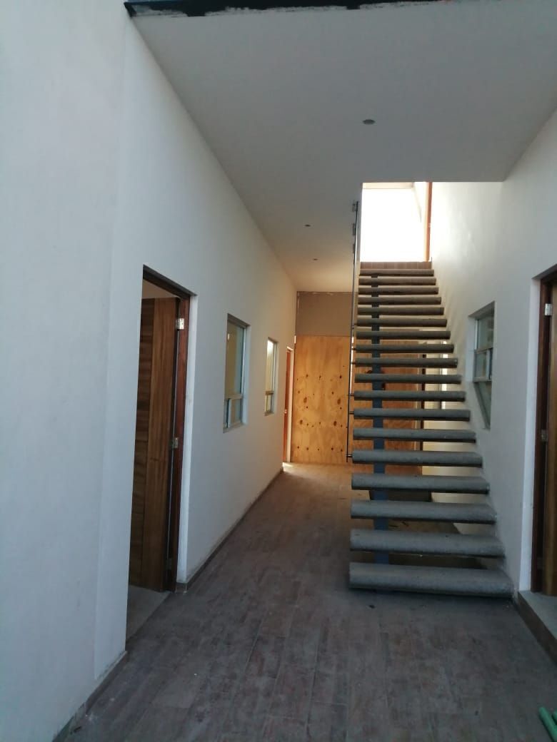 16 de 18: escaleras