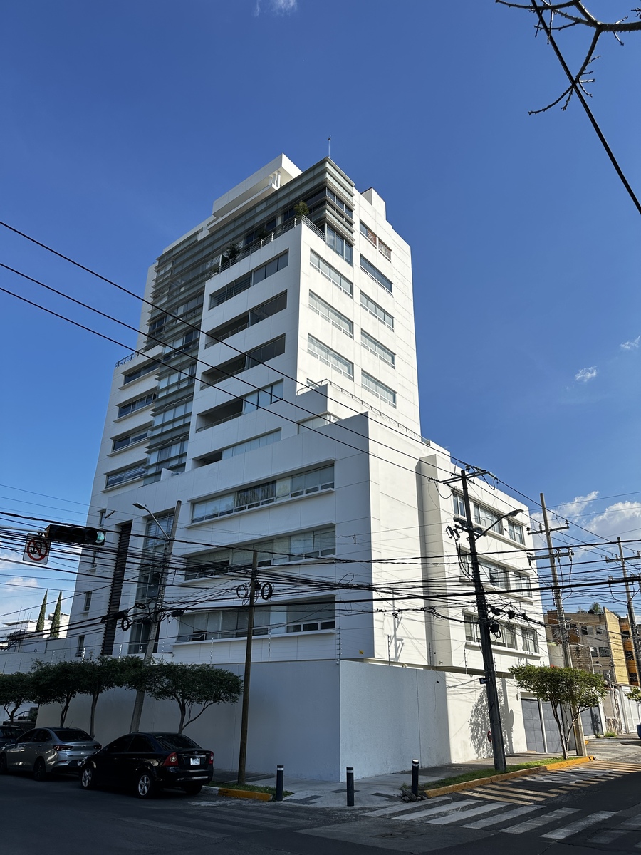 4 de 21: FACHADA