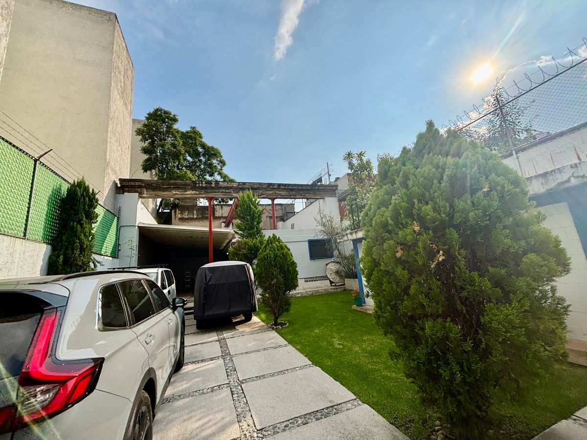 30 de 42: Estacionamiento