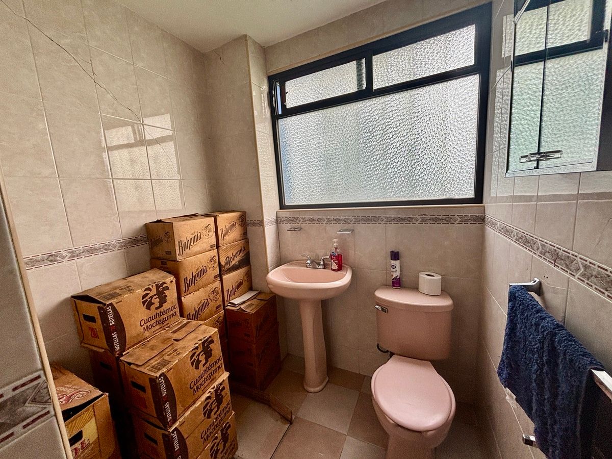 39 de 42: Baño del departamento