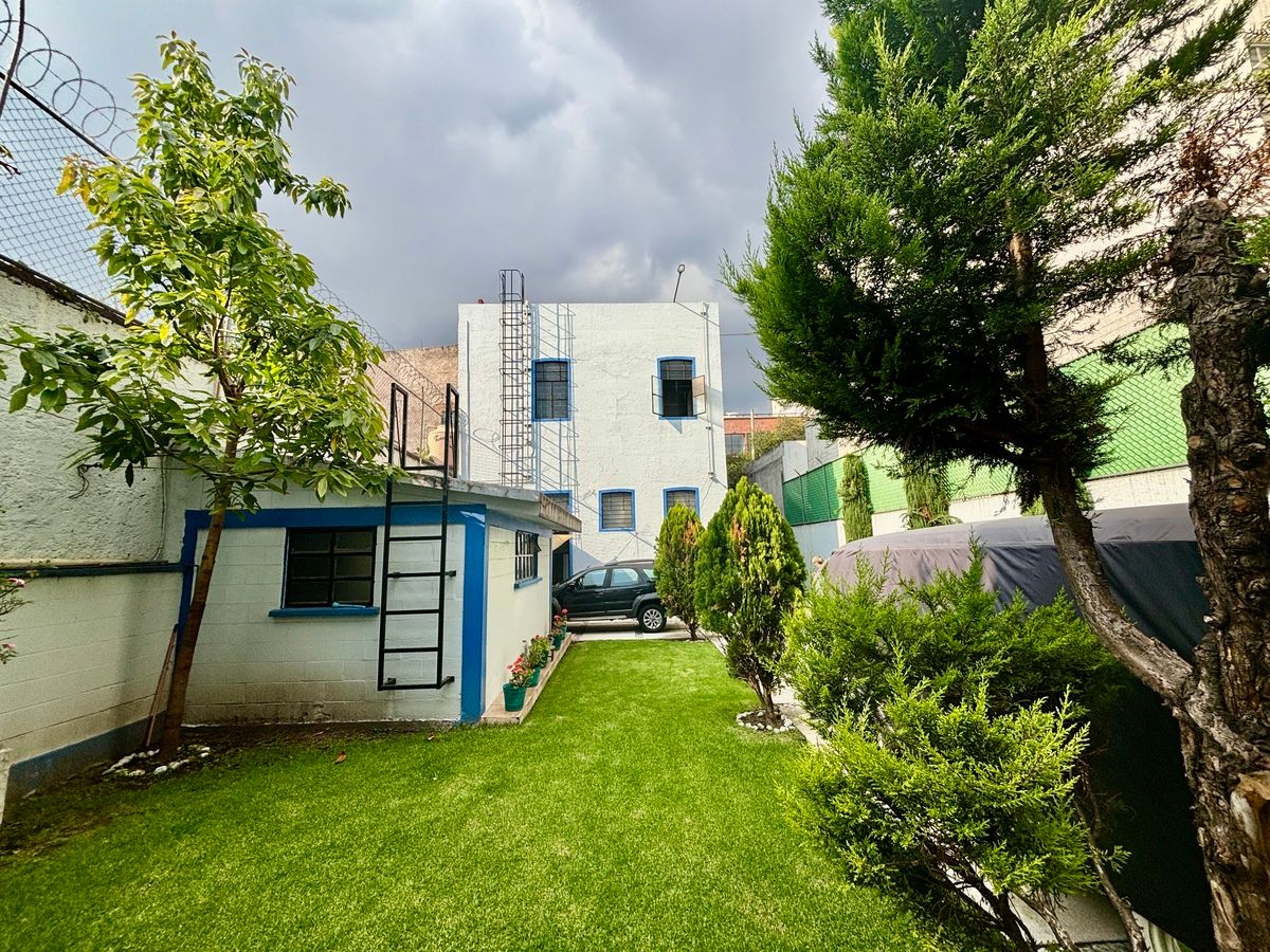 41 de 42: Vista trasera de la casa (desde el departamento)