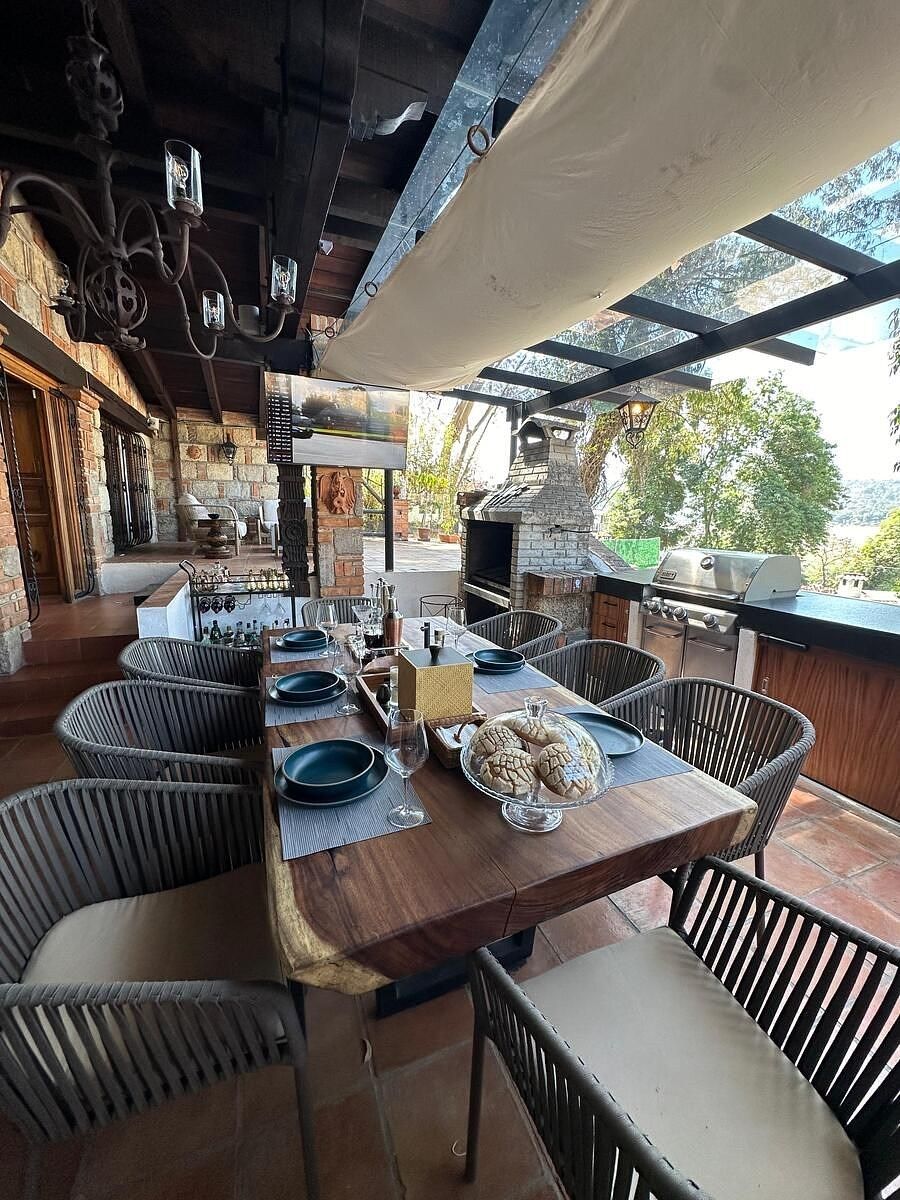 Comedor exterior con vista al lago, foto 5 de 29