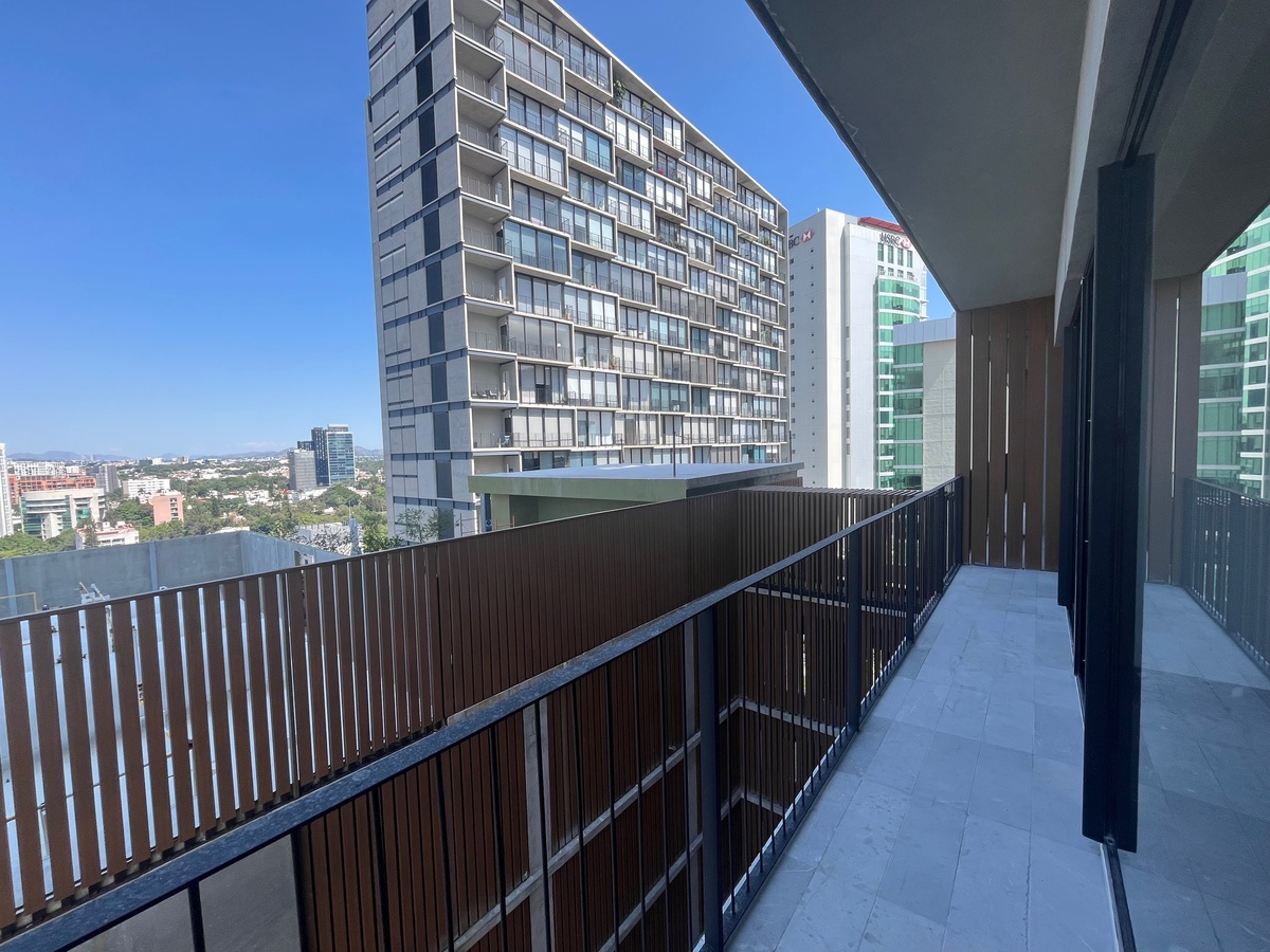 12 of 28: balcón del piso 11
