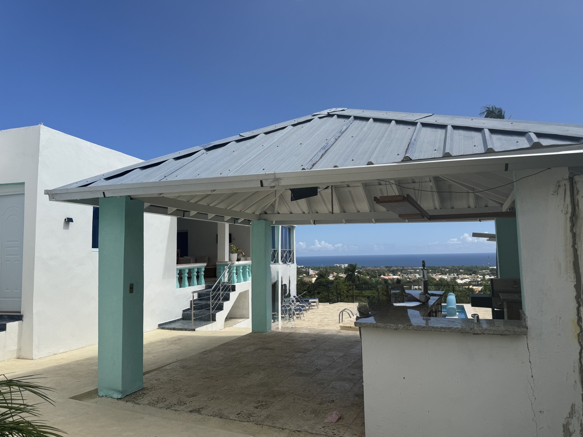 40 of 47: Gazebo with kitchen/bar/BBQ