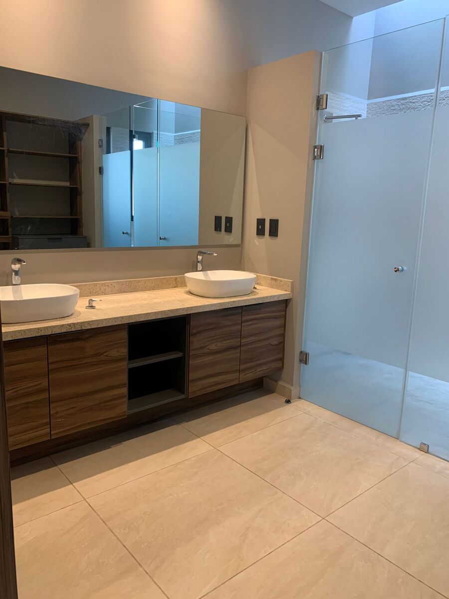 8 of 11: Baño completo