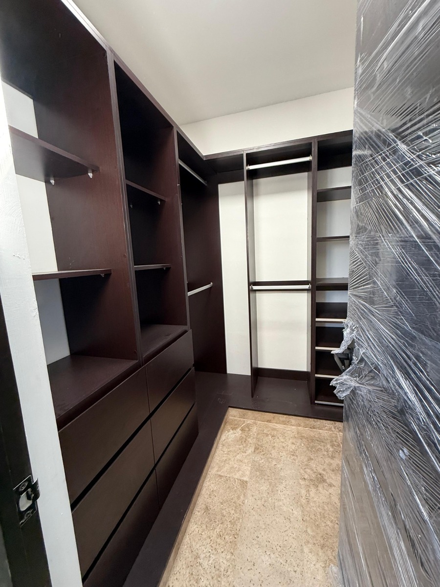 9 de 15: Closet Vestidor