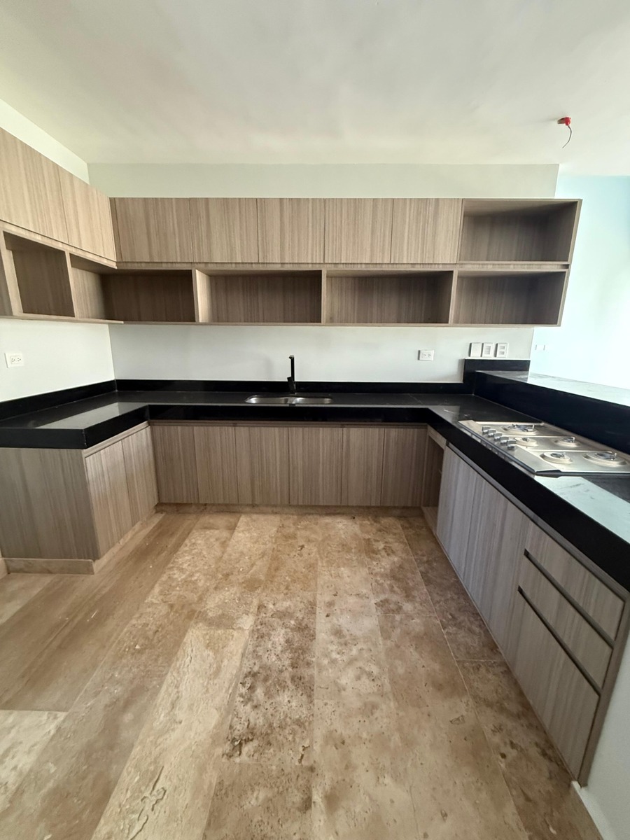 4 of 15: Cocina