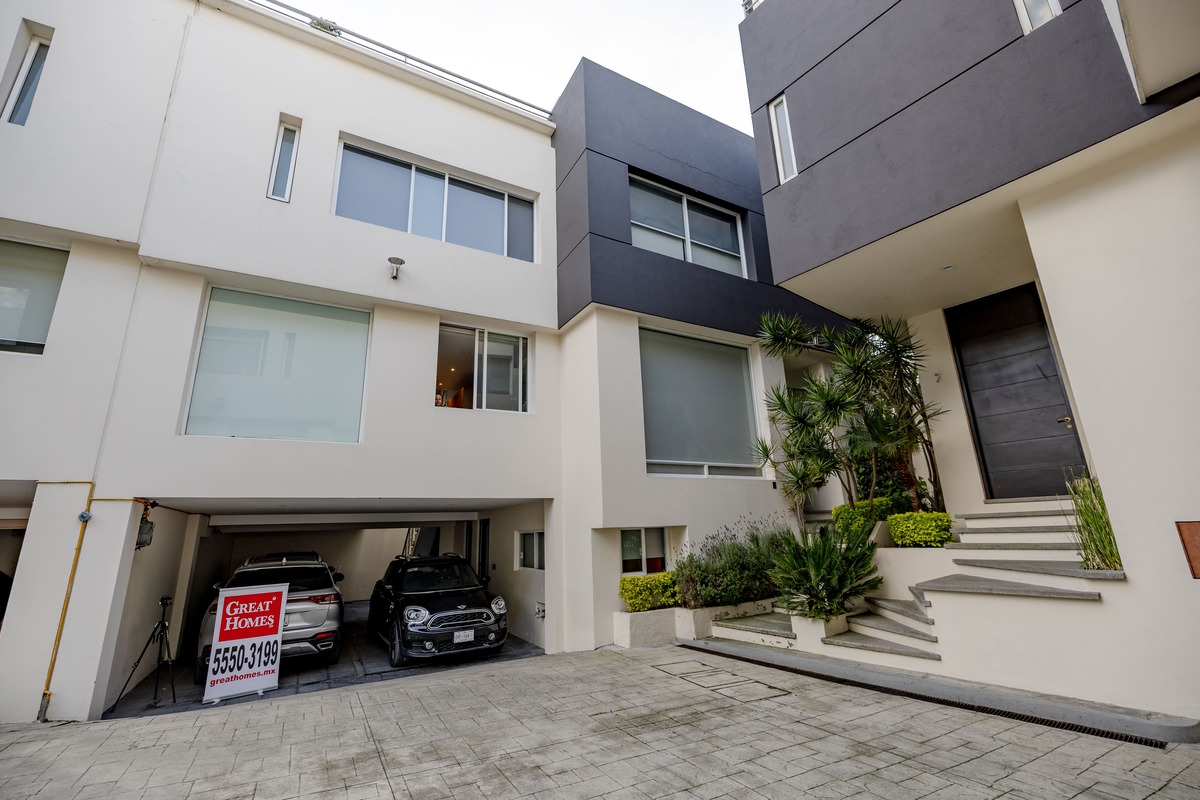 2 de 23: Estacionamiento para 4 autos