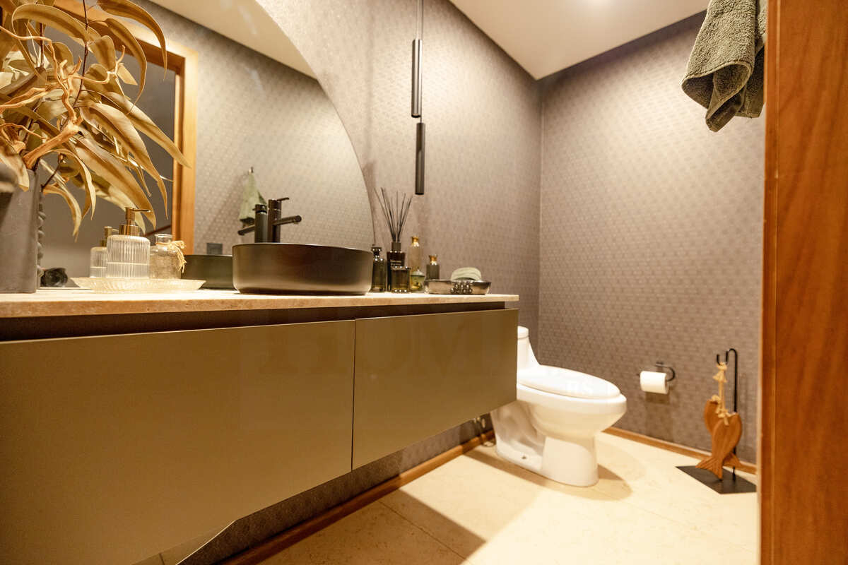 12 de 23: Baño de visitas