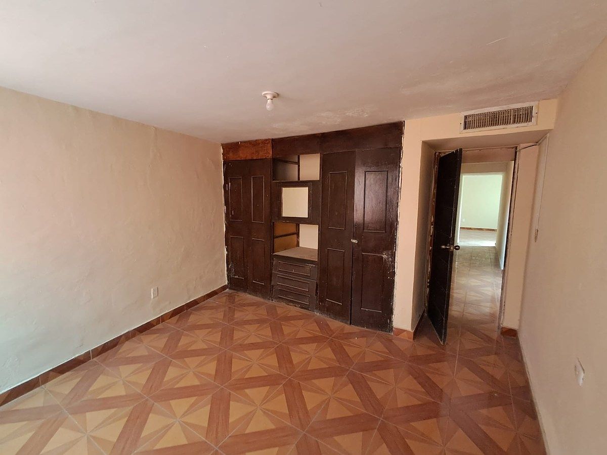 13 of 27: LADO DERECHO