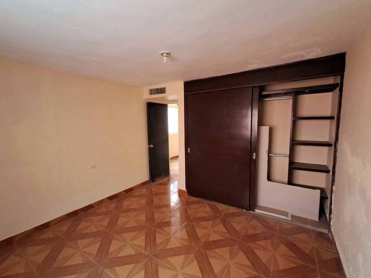 12 of 27: CUARTO LADO IZQUIERDO