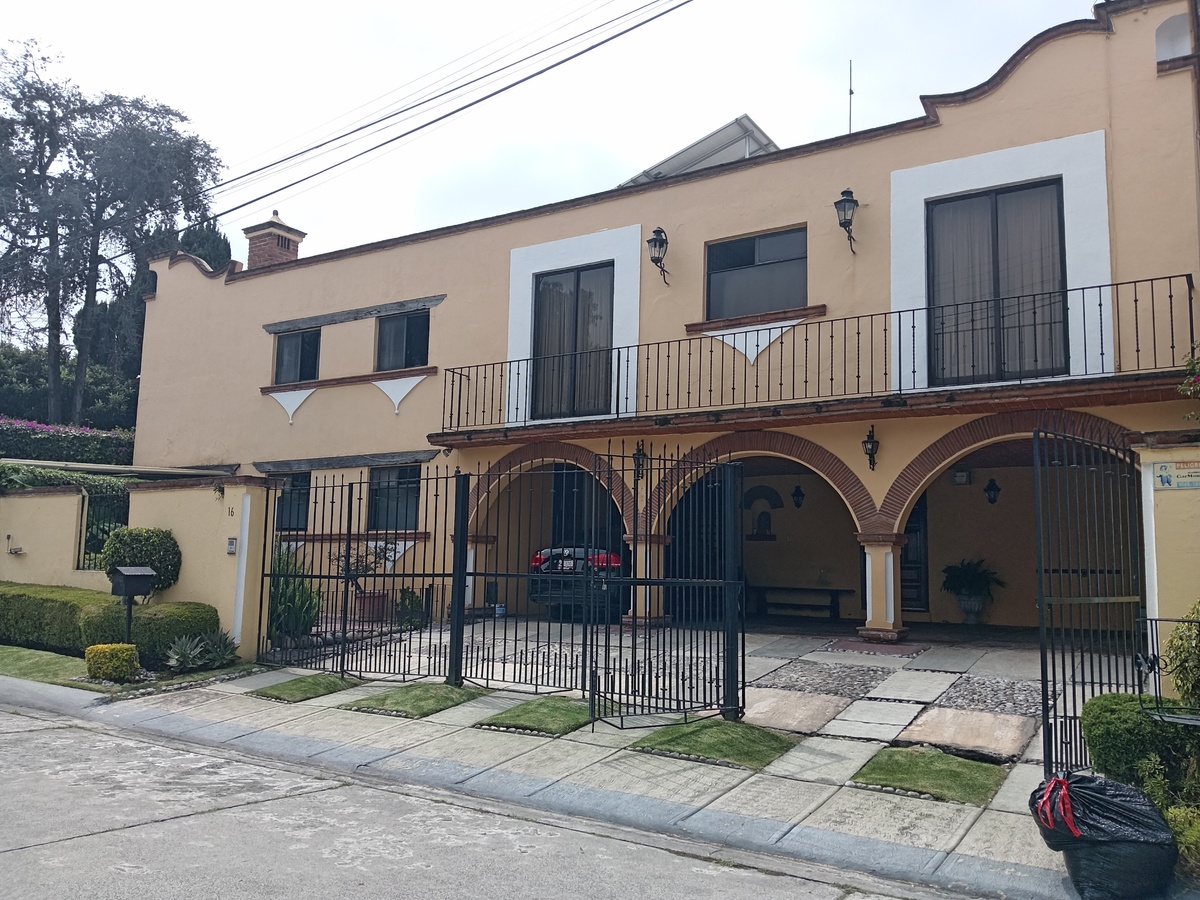 46 de 48: Fachada de frente