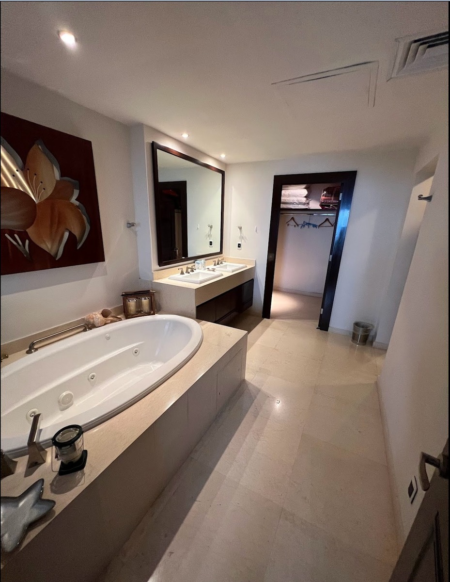 16 of 20: baño principal