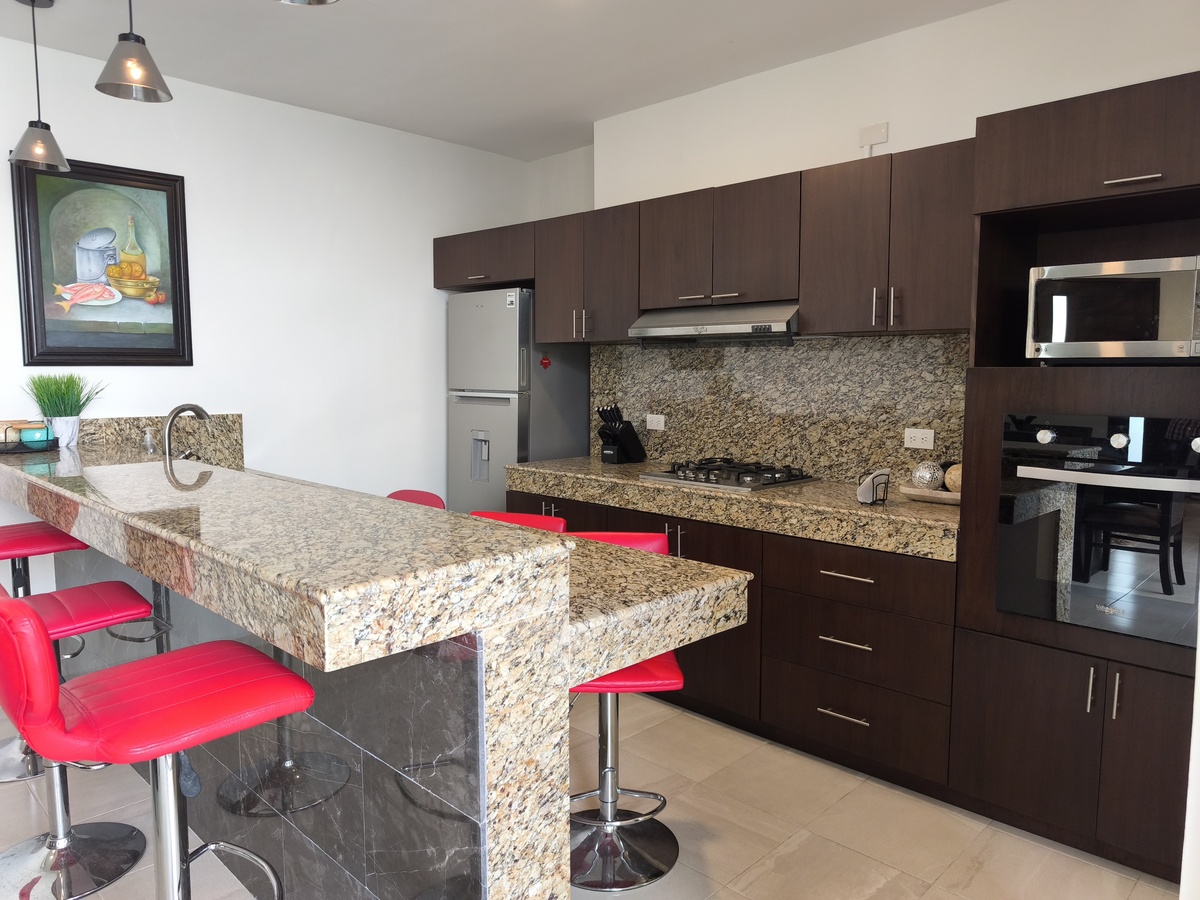2 de 17: Cocina Equipada