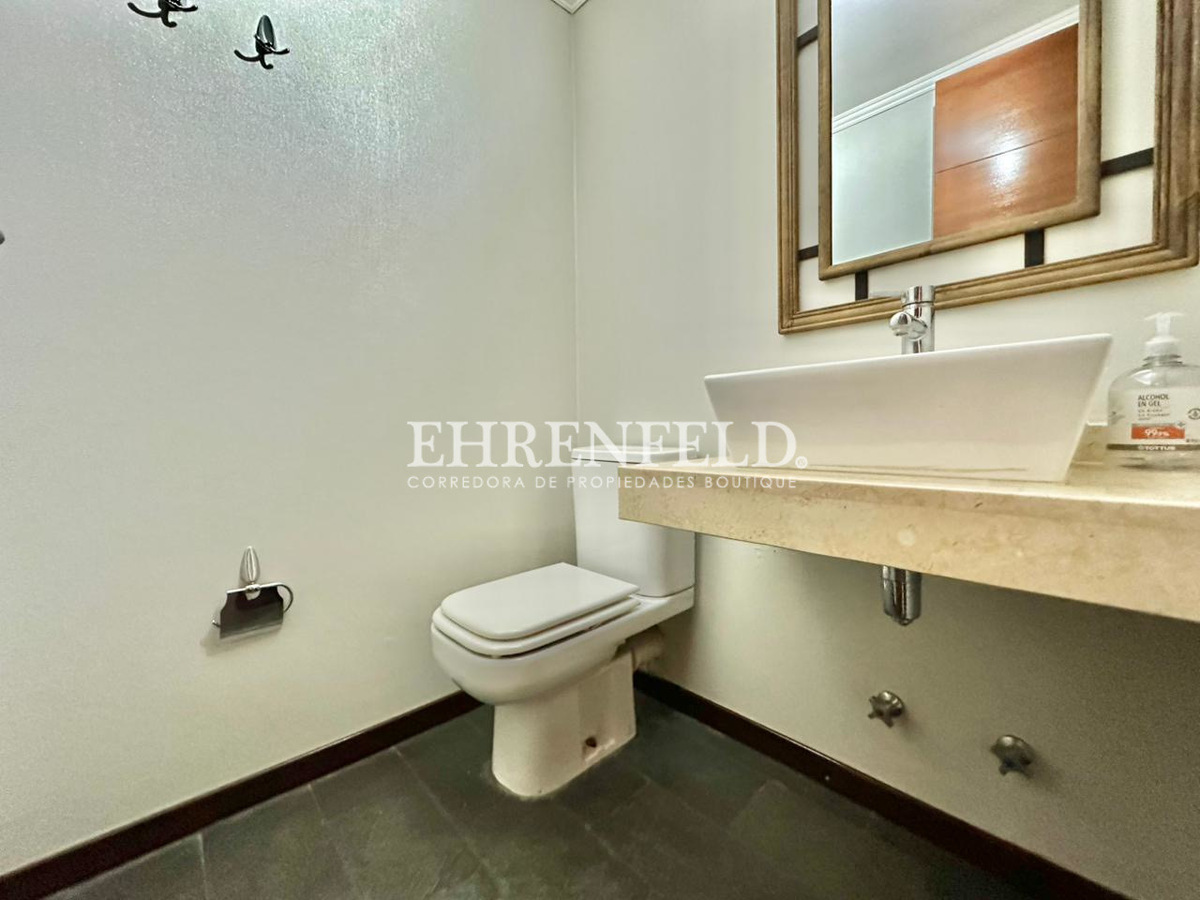 11 de 36: Baño visitas.