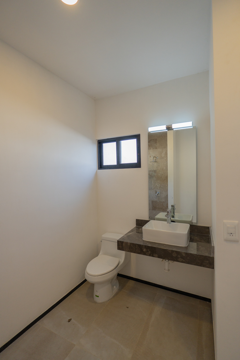 23 of 29: Baño recámara secundaria