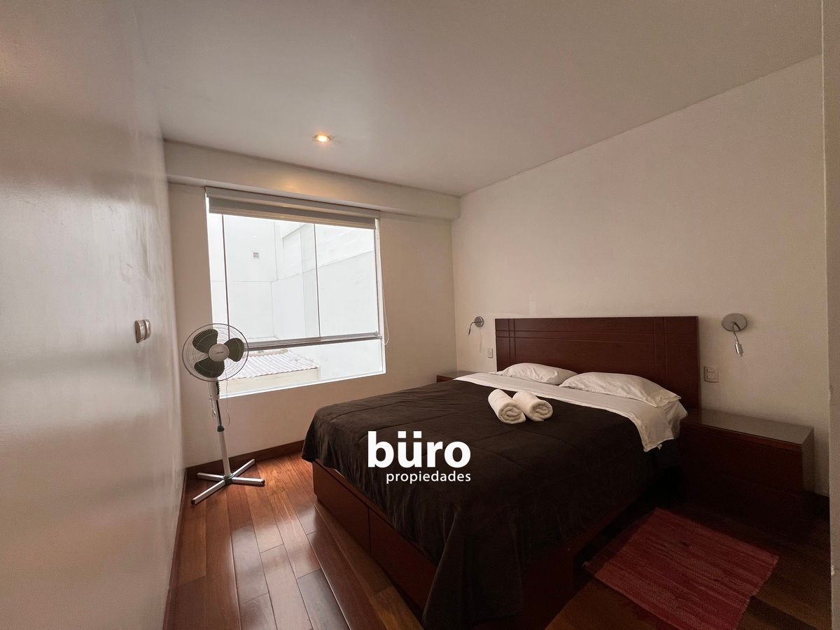 4 de 14: Dormitorio principal con baño incorporado