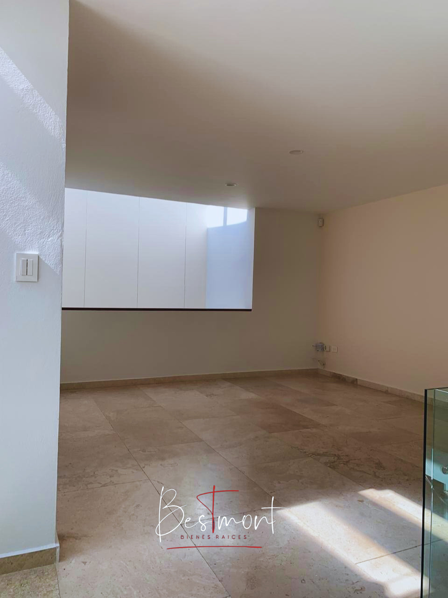 5 of 13: Sala de TV