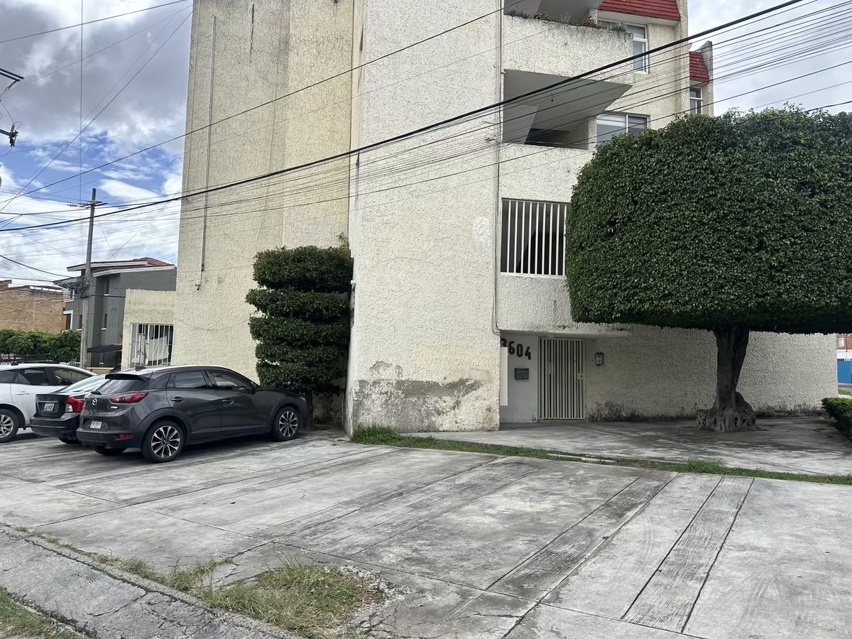 4 de 15