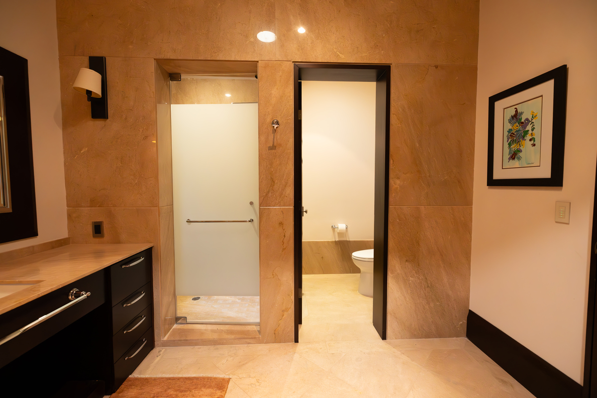 24 de 36: Baño Recamara Secundaria