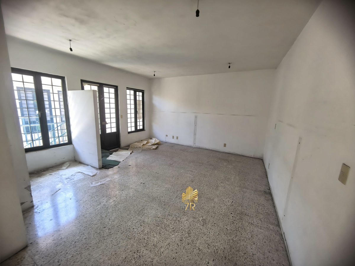 12 de 36: Interior de una de las "ex oficinas"