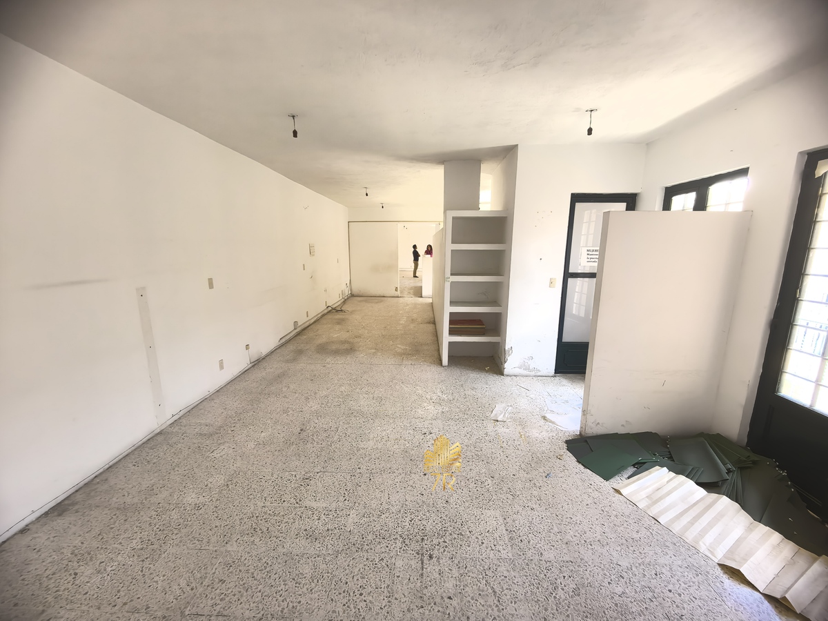 14 de 36: Interior de una de las "ex oficinas"