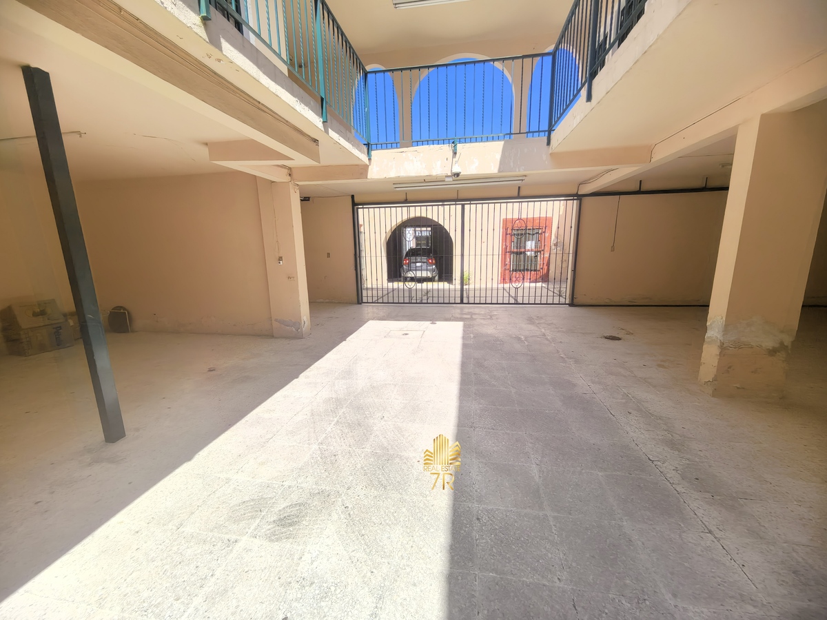 18 de 36: Estacionamientos techados