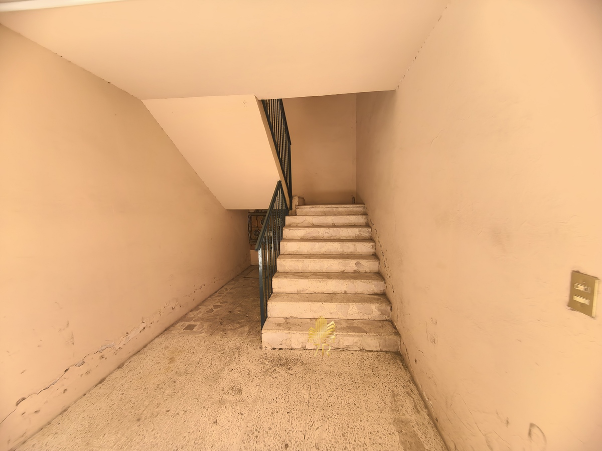 22 de 36: Escaleras a 2do piso y azotea