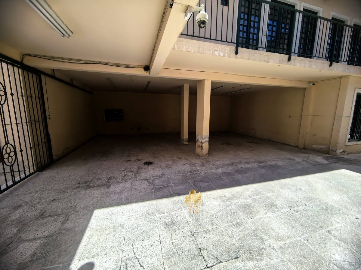 21 de 36: Estacionamientos techados