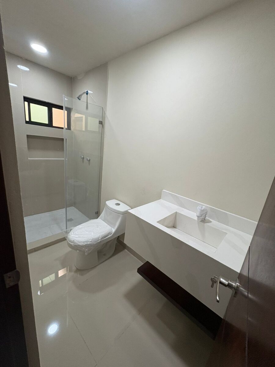 5 of 11: baño recamara principal
