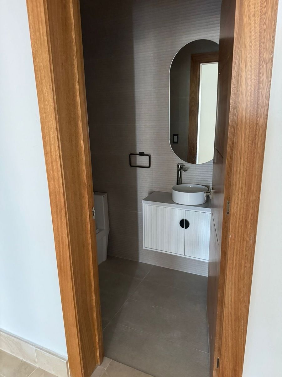 12 de 13: Baño visita