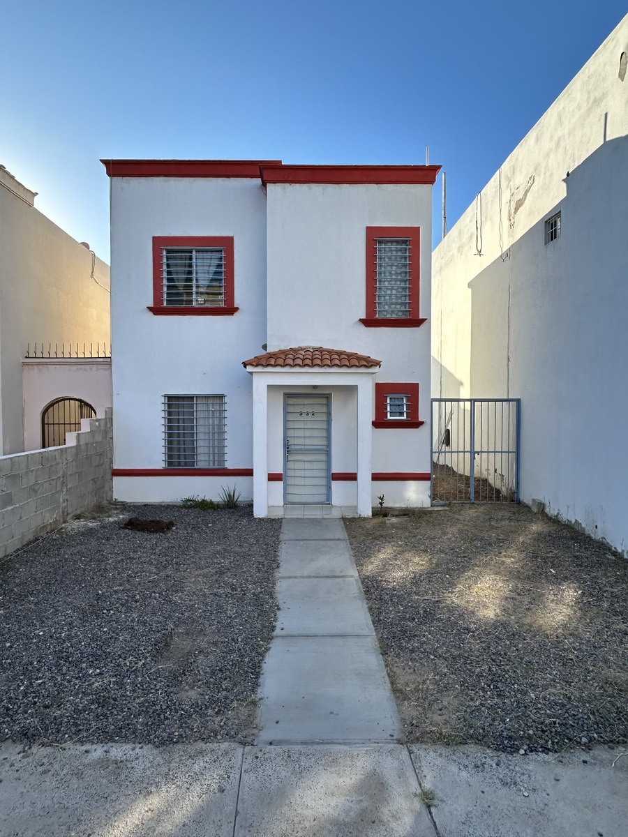 1 of 18: Parte frontal de la cada