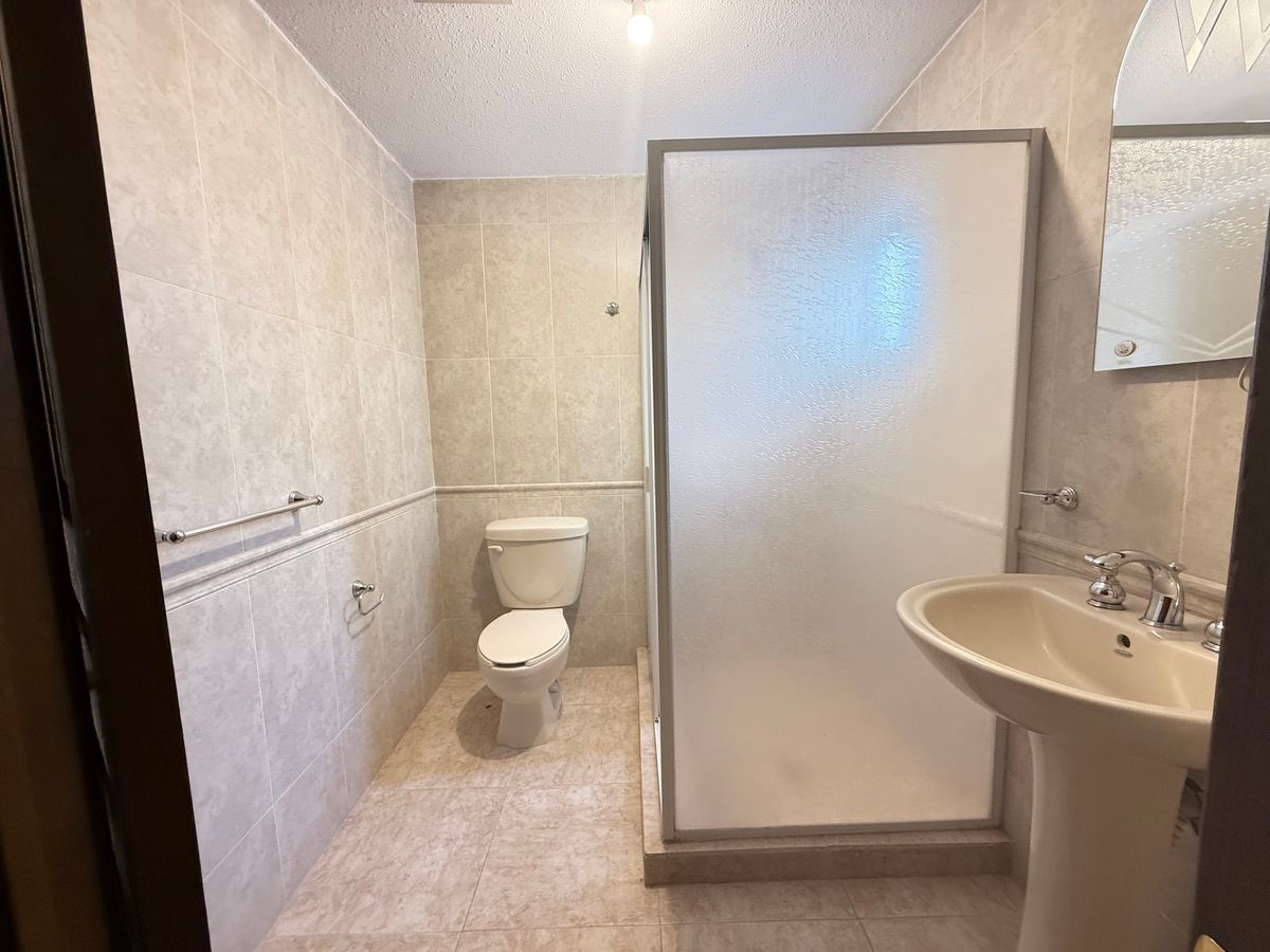 31 de 36: baño recamara secundaria