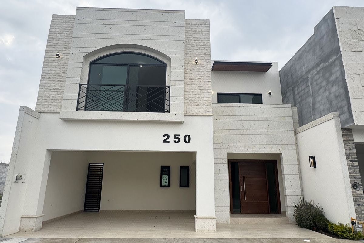 Casa Nueva en VENTA en Rincón de los Encinos